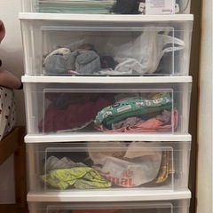 プラスチック製収納ボックスの画像