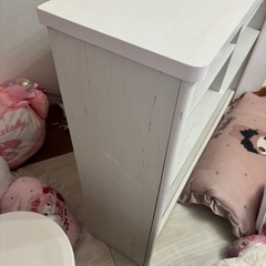 ホワイト フリル シェルフの画像