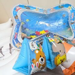 空気ビニール 人形 キリン サル ウォーターマット スワン 浮き輪 プール 水遊び INTEXの画像
