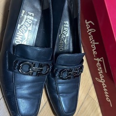 Ferragamo フェラガモ 靴 ローファーの画像