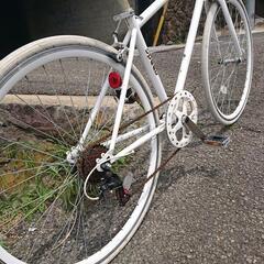 21Technologyクロスバイク　ホワイト　自転車の画像