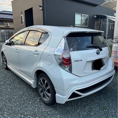 アクア　グレードG モデリスタエアロ　パールホワイトの画像