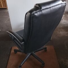 オフィスチェア ブラック① スチールデスク購入で無料お渡しの画像