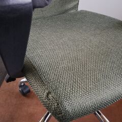 オフィスチェア グリーン① スチールデスク購入で無料お渡しの画像