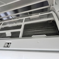 2021年製、10〜12畳エアコン、取り付け工事込み、3ヵ月保証付き。1の画像