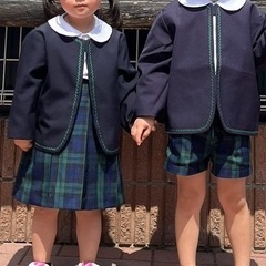 カラー帽子、園の制服
