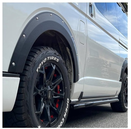 美品　車検対応　ハイエースオーバーフェンダー