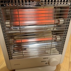 小さな電気ストーブの画像