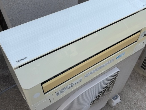 TOSHIBA ルームエアコン　14畳　東芝　RAS-402NADR1 2012年