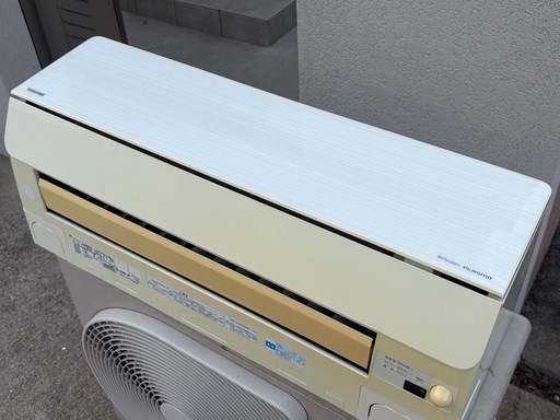TOSHIBA ルームエアコン　14畳　東芝　RAS-402NADR1 2012年