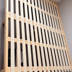 クイーンサイズ　マットレス　ベッドフレームの画像