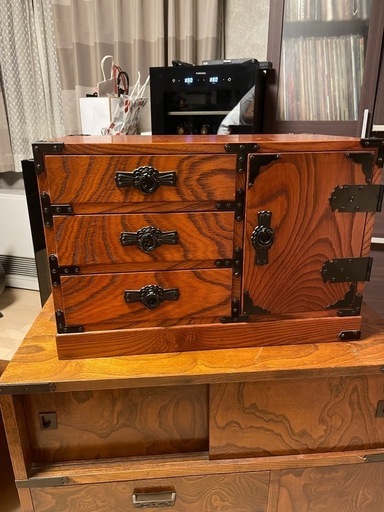 どこでも、置けて小物を沢山しまえる