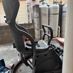 お値下げしております。自転車のチャイルドシート　後ろ用　荷台に付けるタイプの画像