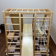 子ども用遊具　ジャングルジム