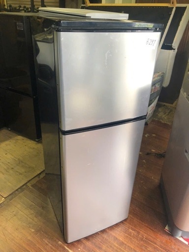 NO B297?福岡市内配送設置無料✨?アズマ アズマ 冷蔵庫 136L 2ドア MR-ST136A シルバー 2019年製 一人暮ら