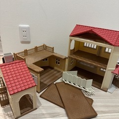 シルバニアファミリー赤い屋根の大きなお家🐰ほぼ未使用の画像