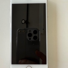 iPhone 8 白の画像