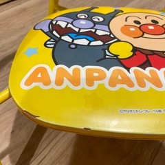アンパンマン子供用イスの画像