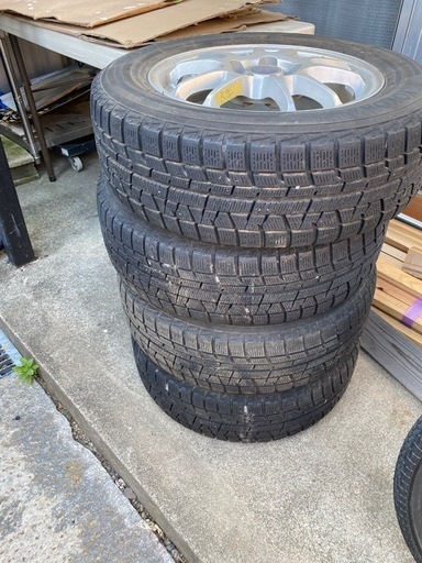 プリウス30後期使用純正アルミとスタッドレスタイヤ４本セット