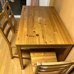 木製ダイニングテーブルと椅子4