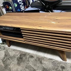 木製のテレビ台
