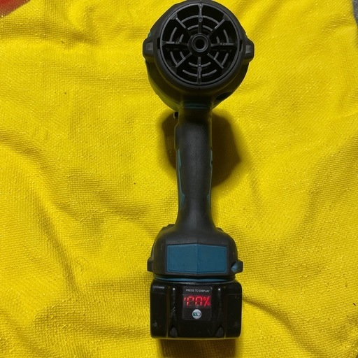 マキタ　インパクト型強風ブロワ