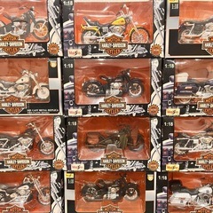 ハーレーダビッドソン 1:18 ミニチュアバイクコレクション 30台の画像