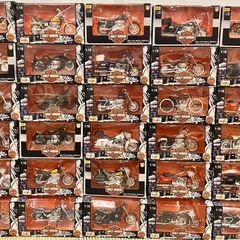 ハーレーダビッドソン 1:18 ミニチュアバイクコレクション 30台