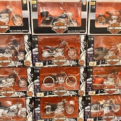 ハーレーダビッドソン 1:18 ミニチュアバイクコレクション 30台の画像