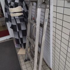 業務用　脚立　はしごの画像