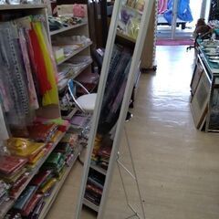 2021年　お洒落な白　極上美品　菊屋　スタンドミラー　鏡　ホワイト　姿見　ミラーの画像