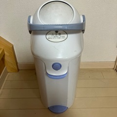 ピジョン　オムツ　ゴミ箱　
