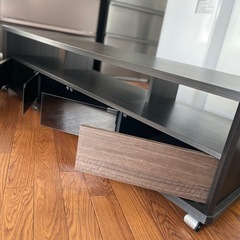 テレビボードの画像