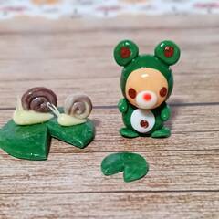 くまちゃんカエルの着ぐるみ　 雨の置物セット 樹脂作りの画像