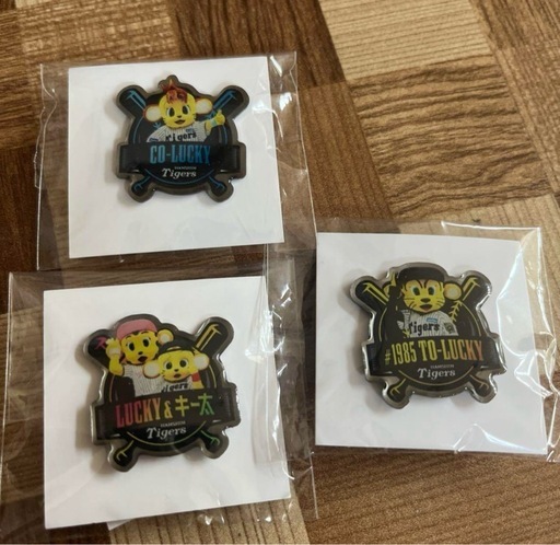 阪神タイガース マスコットピンバッジ トラッキー、キー太、ラッキー