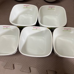 スヌーピーの食器の画像