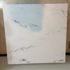 テーブル2個セットの画像