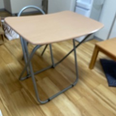 【無料】折りたためる机と椅子