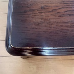しっかりした木の座卓の画像