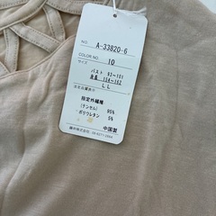 レディース　シャツ　新品サイズが色々ありますの画像
