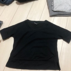 最初お値引き　有名ブランド　トップス5点セットの画像