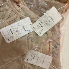 レディース　シャツ　新品サイズが色々ありますの画像