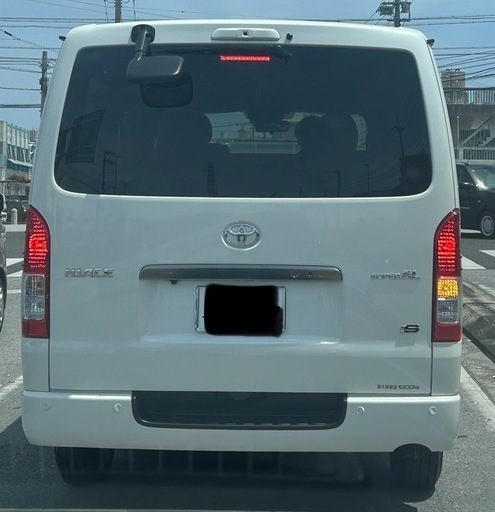 【20%OFF】値下げしました！！
ハイエース　リアバンパー　新車取り外し　美品！