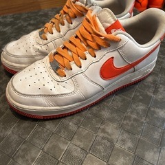 Nike Air Force 1 ホワイト/オレンジの画像