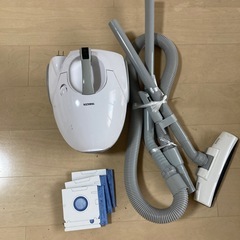 【無料】YAMAZEN 掃除機（ゴミパック３つ付き）