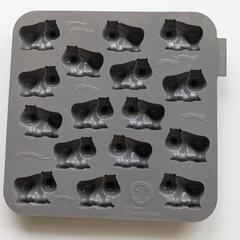 【美品】シリコン製菓型　カバの画像