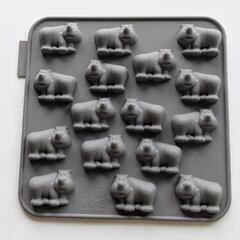【美品】シリコン製菓型　カバ