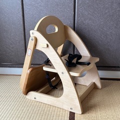 【数回使用のみ】木製ローチェア　澤田木工所の画像