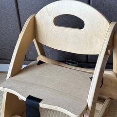 【数回使用のみ】木製ローチェア　澤田木工所の画像