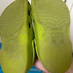 子供用クロックスの画像